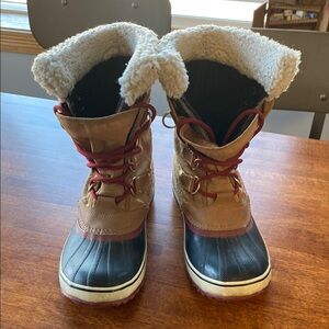 Women’s Sorel Boots - Size 8
